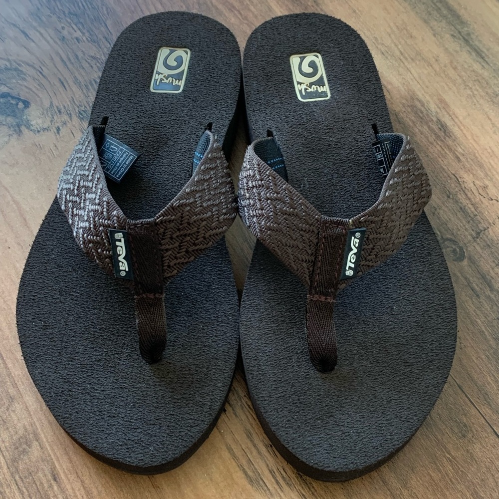 NEW Teva Mush Flip Flops